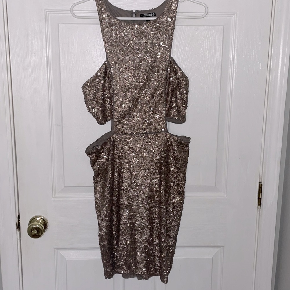 Gold sequin dress worn once. Size 10 express.
